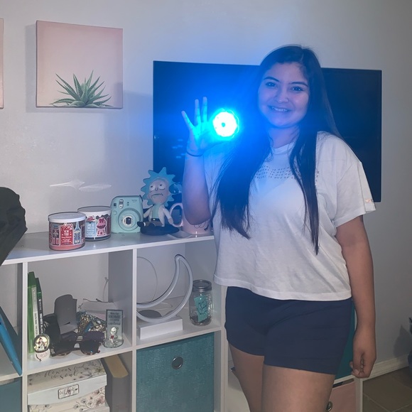 Meet your Posher, Ailoni - Picture 3 of 6